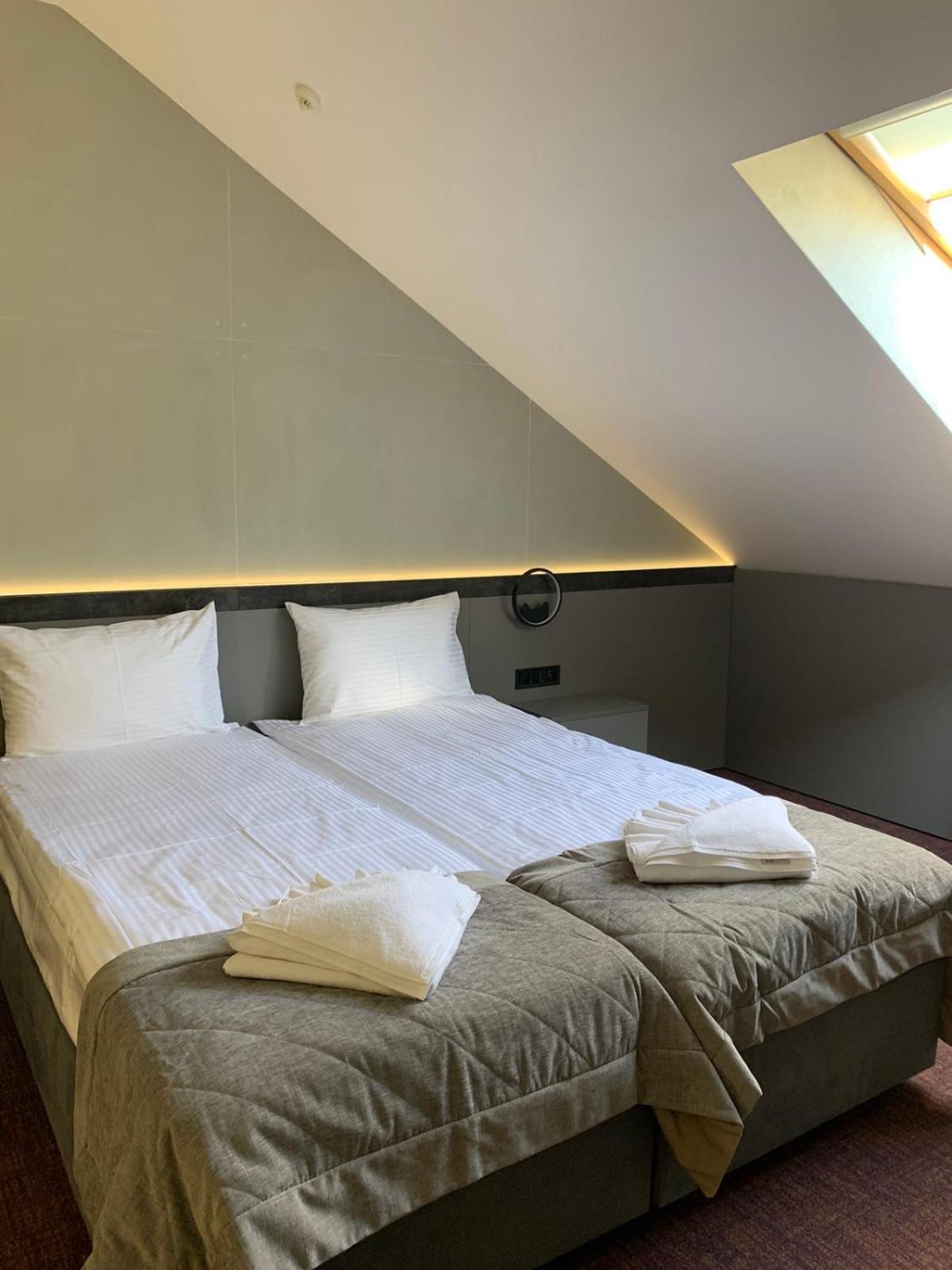 Arta City Hotel Yavoriv  Esterno foto